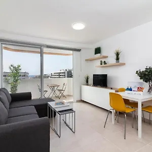 Homeforguest Modern And Recently Renovated In Arona Apartment